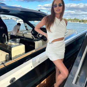 Zara White Sleeveless Dress with Bow Accents